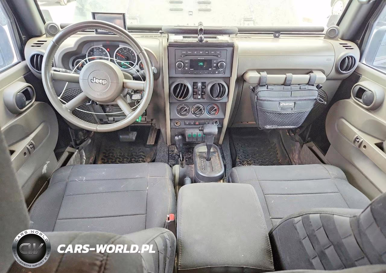 2009 Jeep Wrangler Unlimited VIN:1J4GA69129L778705 - 8