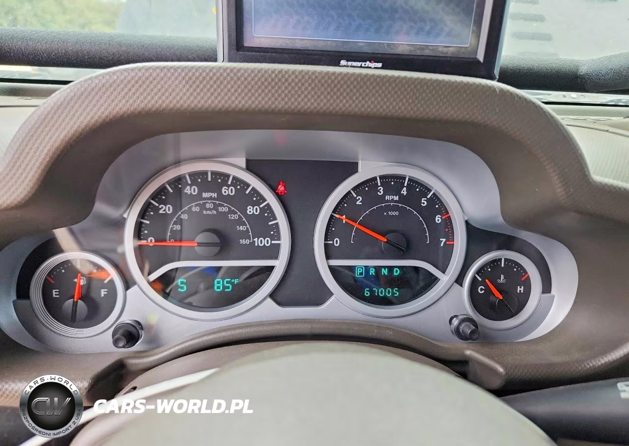 2009 Jeep Wrangler Unlimited VIN:1J4GA69129L778705 - 9