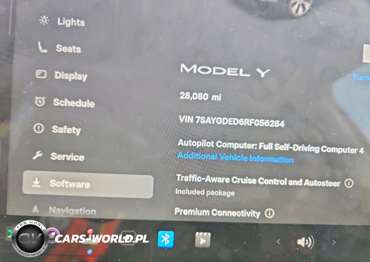 2024 Tesla Model Y VIN:7SAYGDED6RF056284 - 9