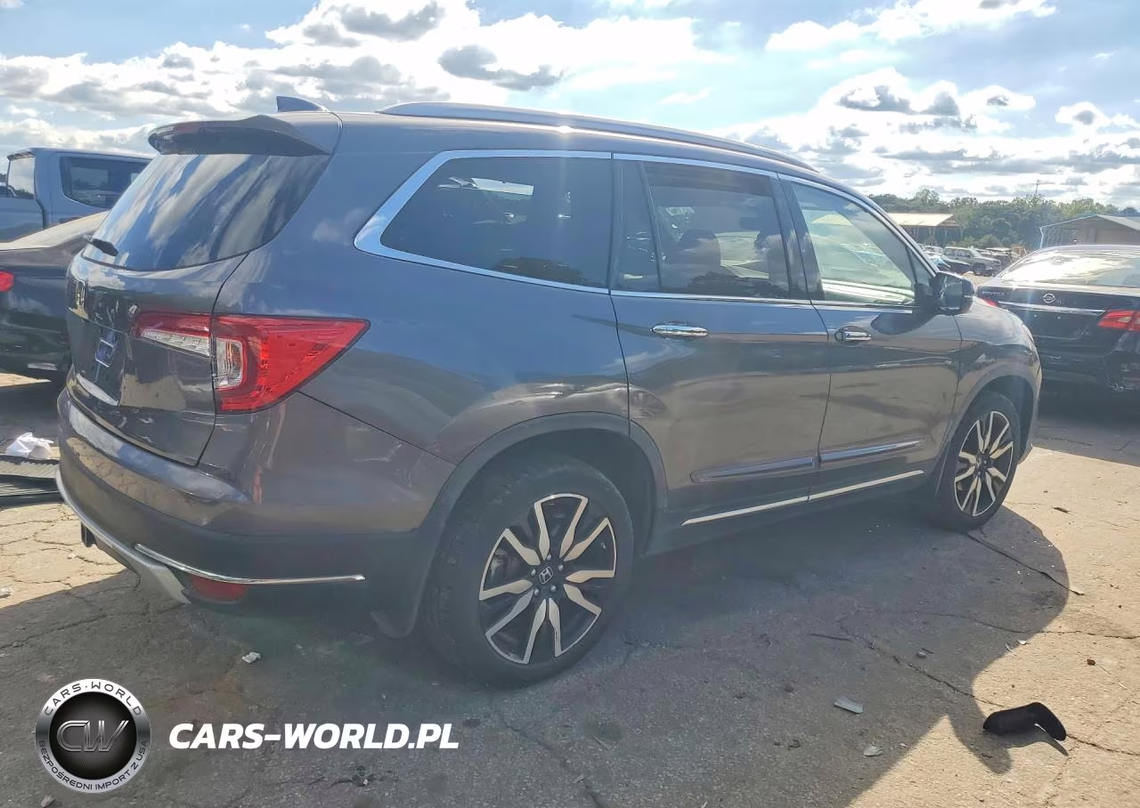 2019 Honda Pilot Touring VIN:5FNYF5H93KB038120 - 3