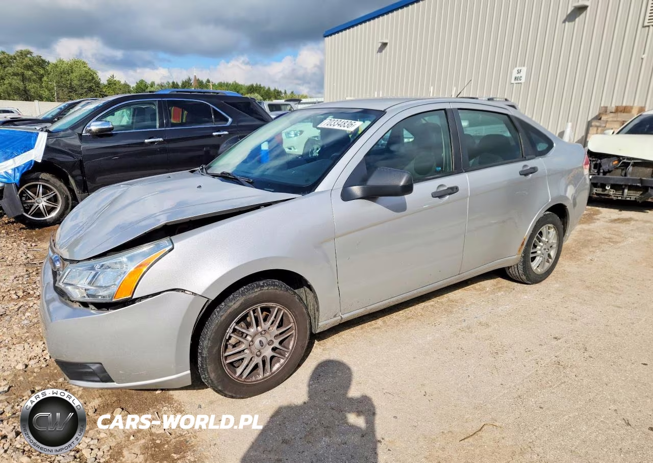 2009 Ford Focus Se VIN:1FAHP35N69W158752 - 1