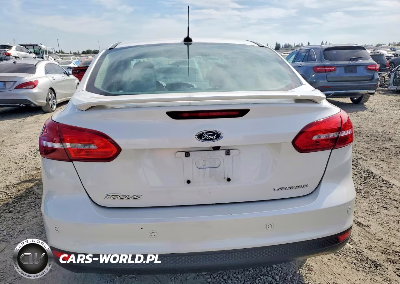 2017 Ford Focus Titanium VIN:1FADP3J21HL288173 - 6