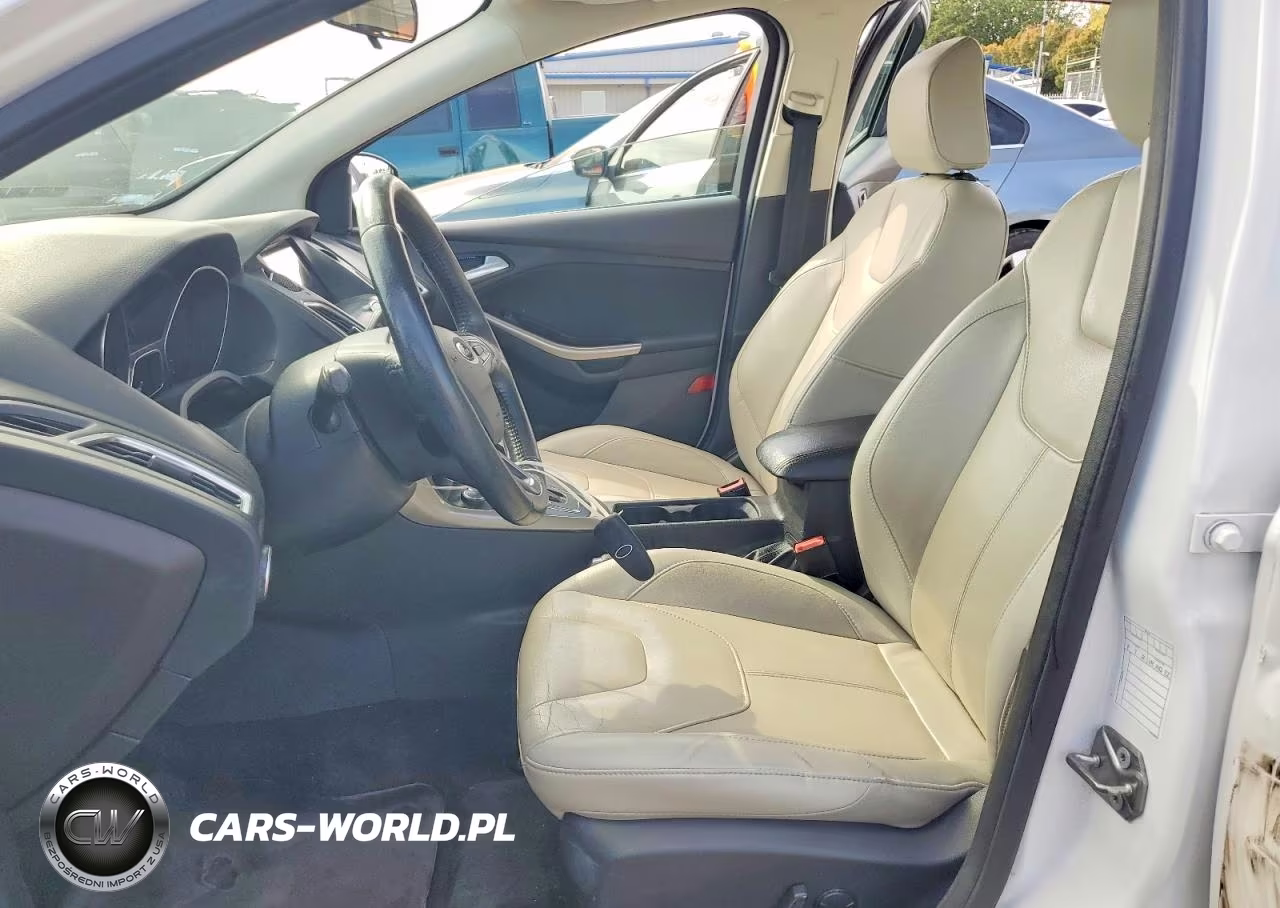 2017 Ford Focus Titanium VIN:1FADP3J21HL288173 - 7