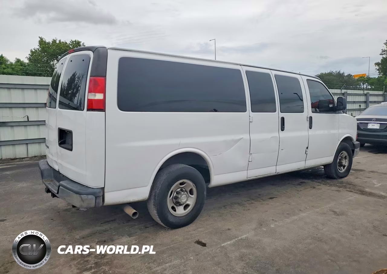 2019 Chevrolet Express G3500 Lt VIN:1GAZGPFG9K1242453 - 3