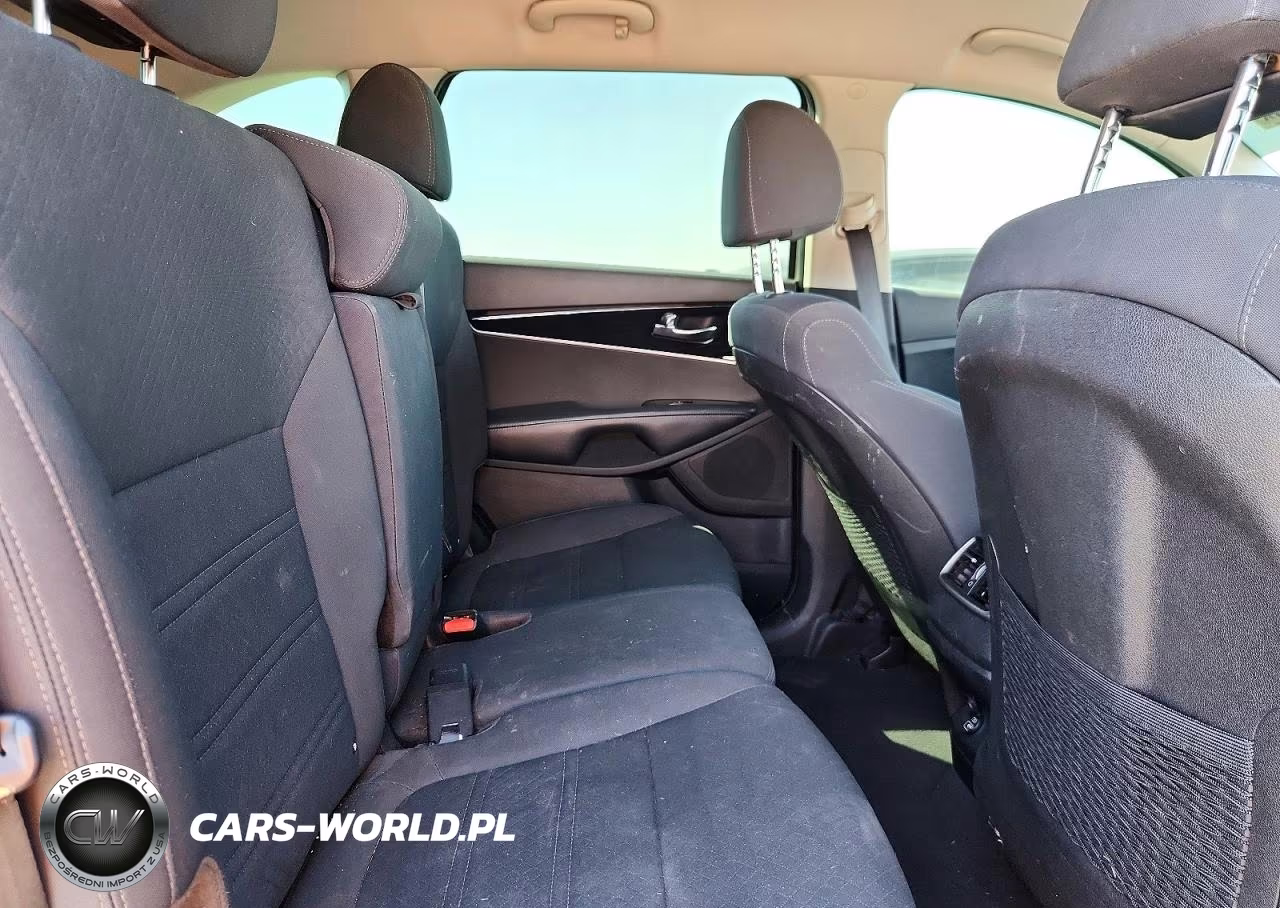 2019 Kia Sorento Lx VIN:5XYPG4A30KG503843 - 11