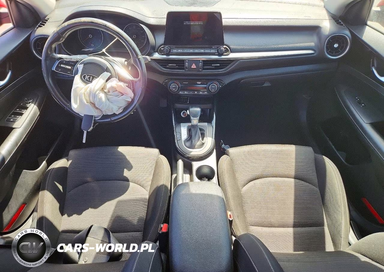 2019 Kia Forte S VIN:3KPF34AD4KE070590 - 8