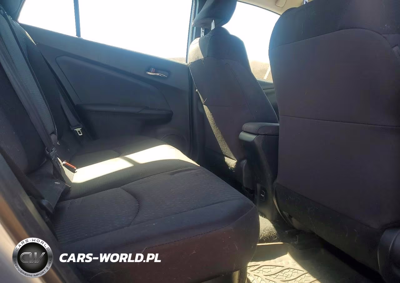 2018 Toyota Prius One VIN:JTDKBRFU8J3598212 - 10