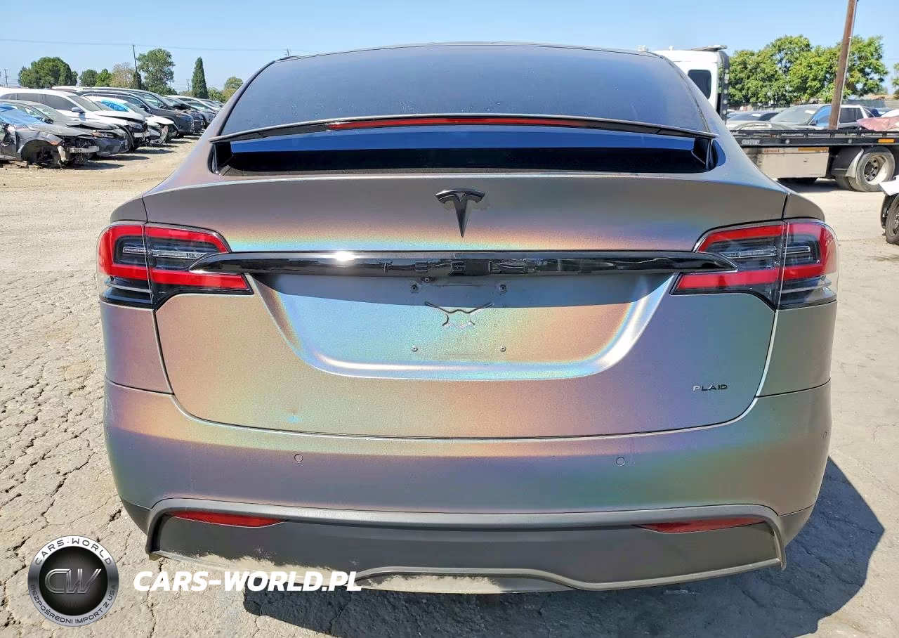 2022 Tesla Model X VIN:7SAXCBE6XNF332327 - 6