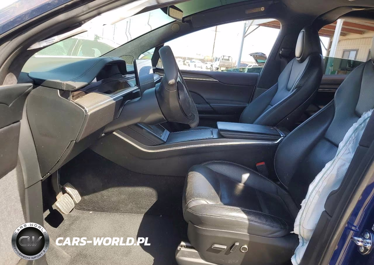 2022 Tesla Model X VIN:7SAXCBE6XNF332327 - 7