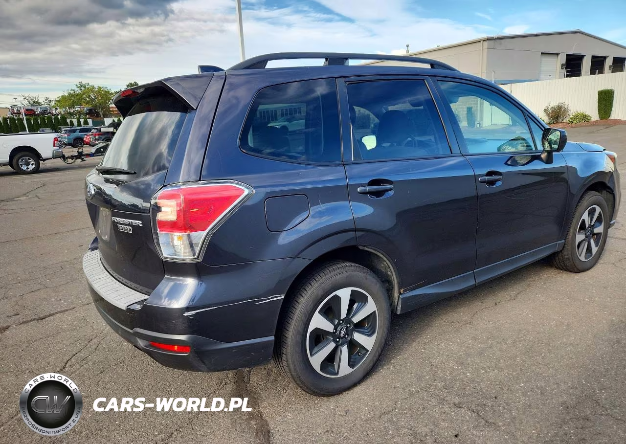 2018 Subaru Forester 2.5I Premium VIN:JF2SJAGCXJH440291 - 3