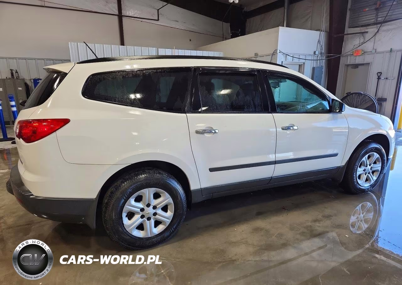 2012 Chevrolet Traverse Ls VIN:1GNKRFED0CJ392576 - 3