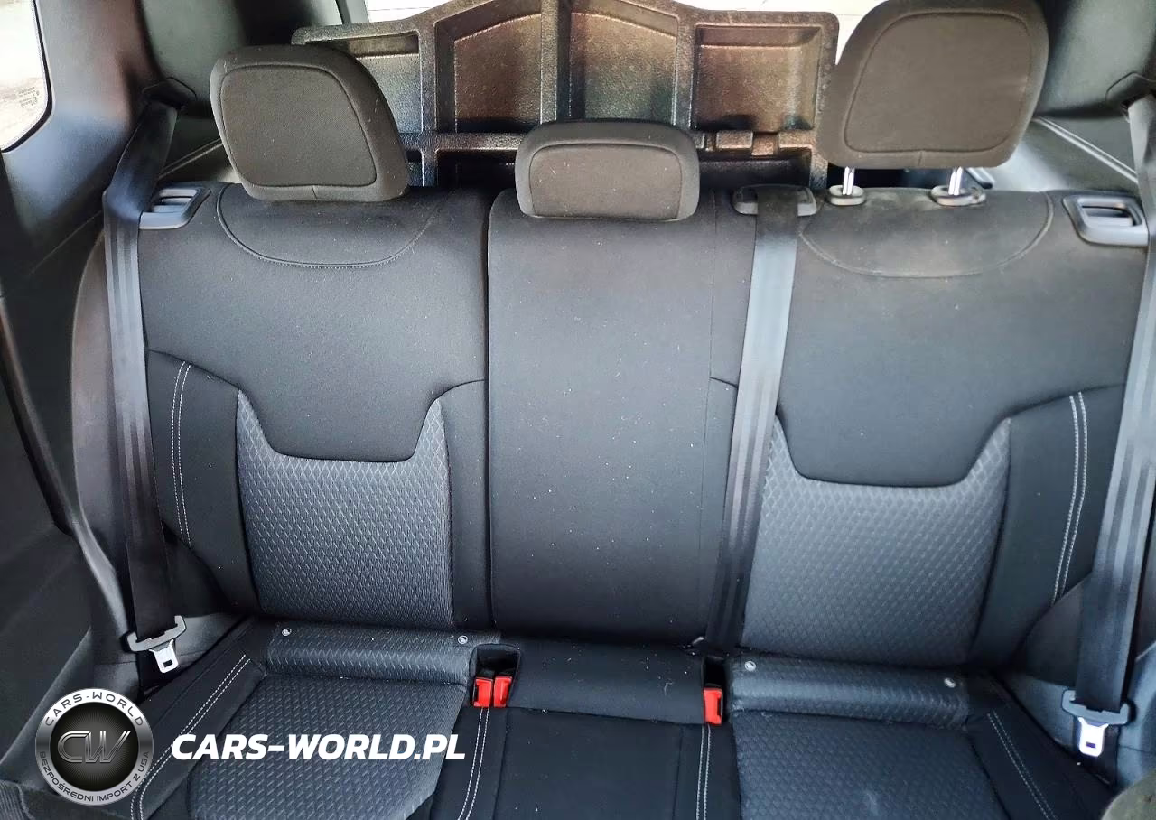 2021 Jeep Renegade Latitude VIN:ZACNJCB18MPN23449 - 10