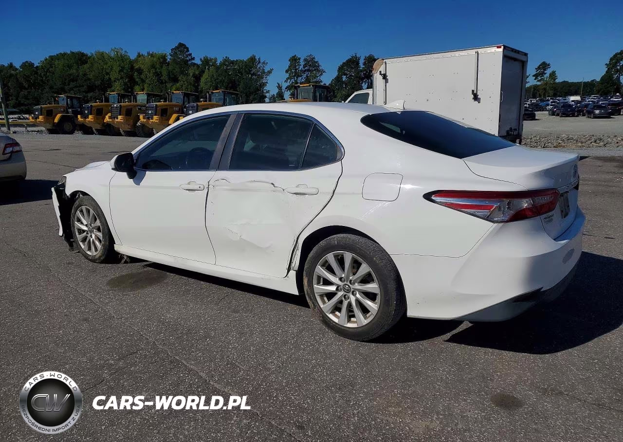 2019 Toyota Camry Le VIN:4T1B11HK1KU814649 - 2