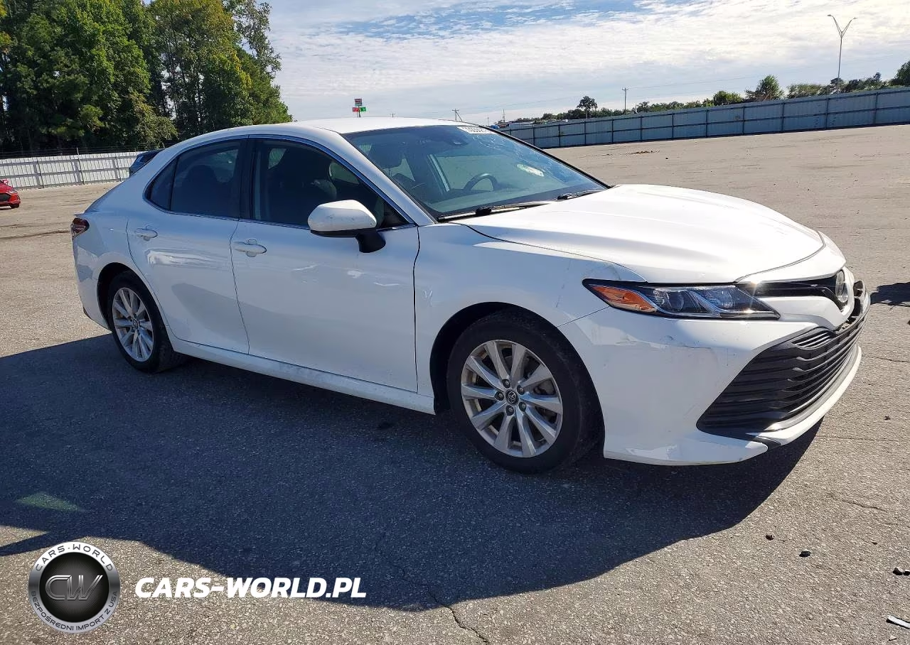 2019 Toyota Camry Le VIN:4T1B11HK1KU814649 - 4