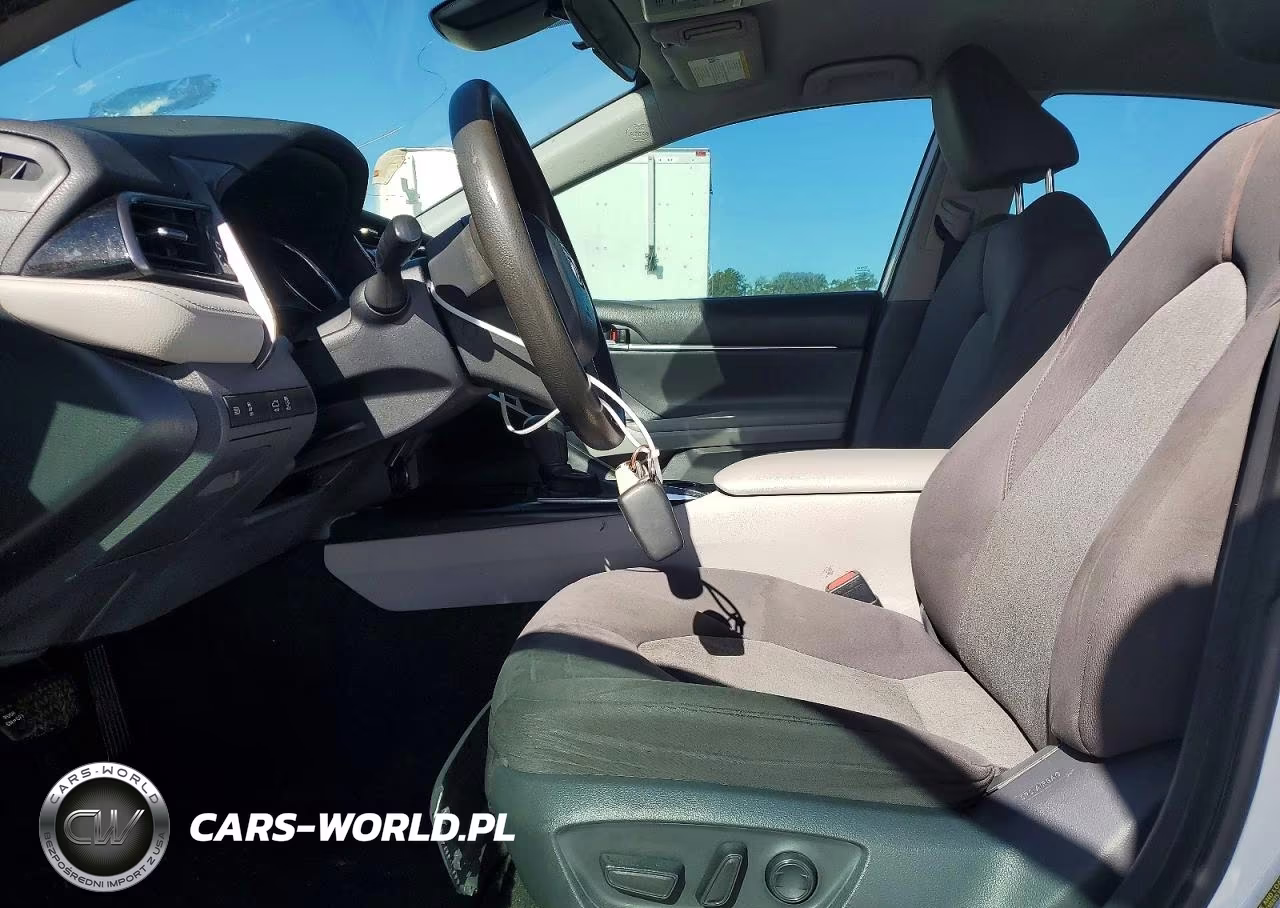 2019 Toyota Camry Le VIN:4T1B11HK1KU814649 - 7