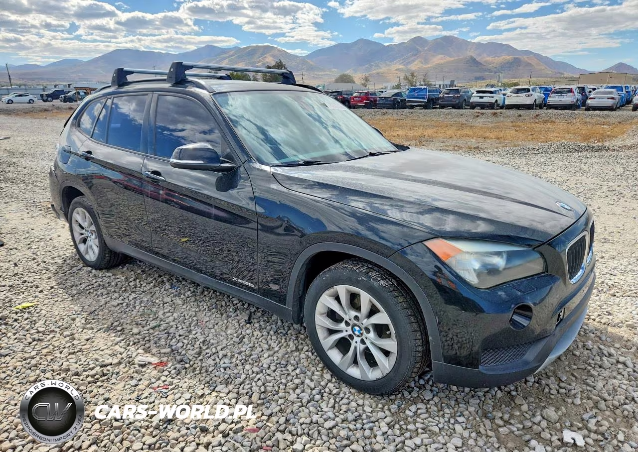 2014 BMW X1 xDrive28I VIN:WBAVL1C56EVY10606 - 4