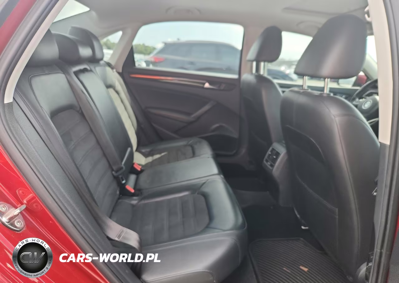 2015 Volkswagen Passat Sel VIN:1VWCV7A35FC047903 - 10