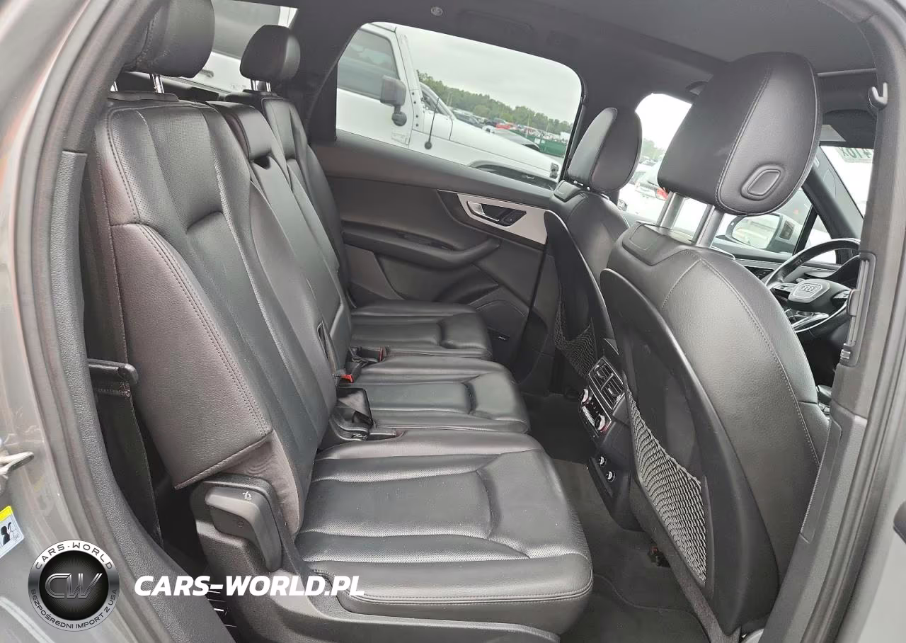 2018 Audi Q7 Technik S-Line VIN:WA1WAAF72JD015444 - 11