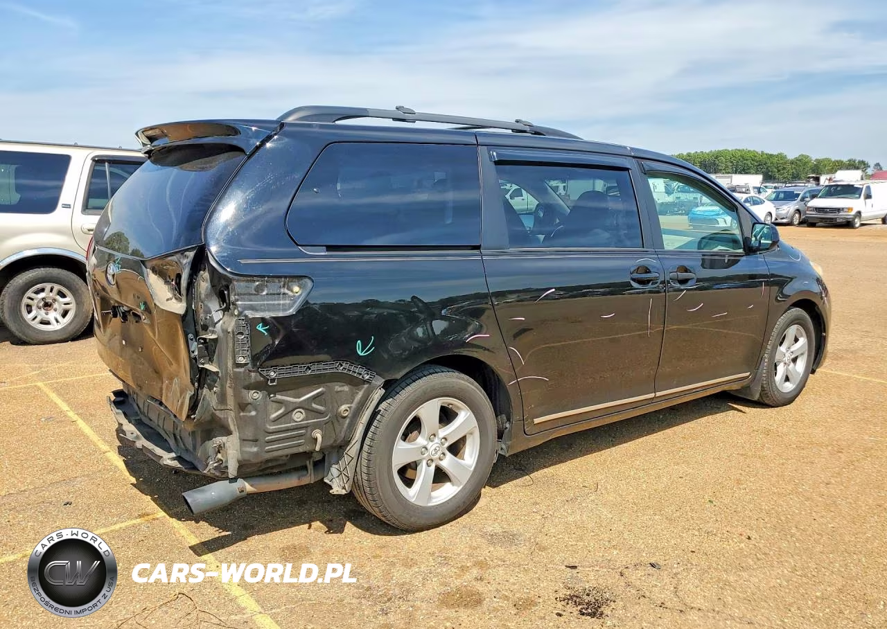 2012 Toyota Sienna Le VIN:5TDKK3DC4CS183400 - 3