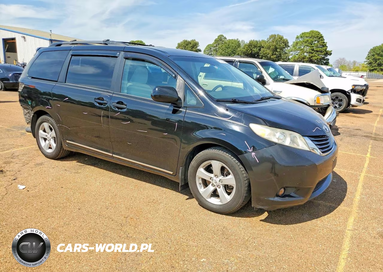 2012 Toyota Sienna Le VIN:5TDKK3DC4CS183400 - 4