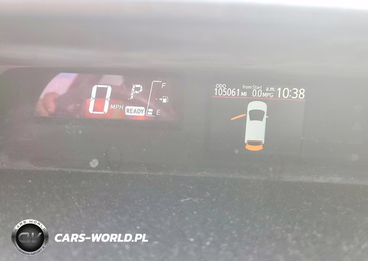 2015 Toyota Prius C Two VIN:JTDKDTB38F1088840 - 9