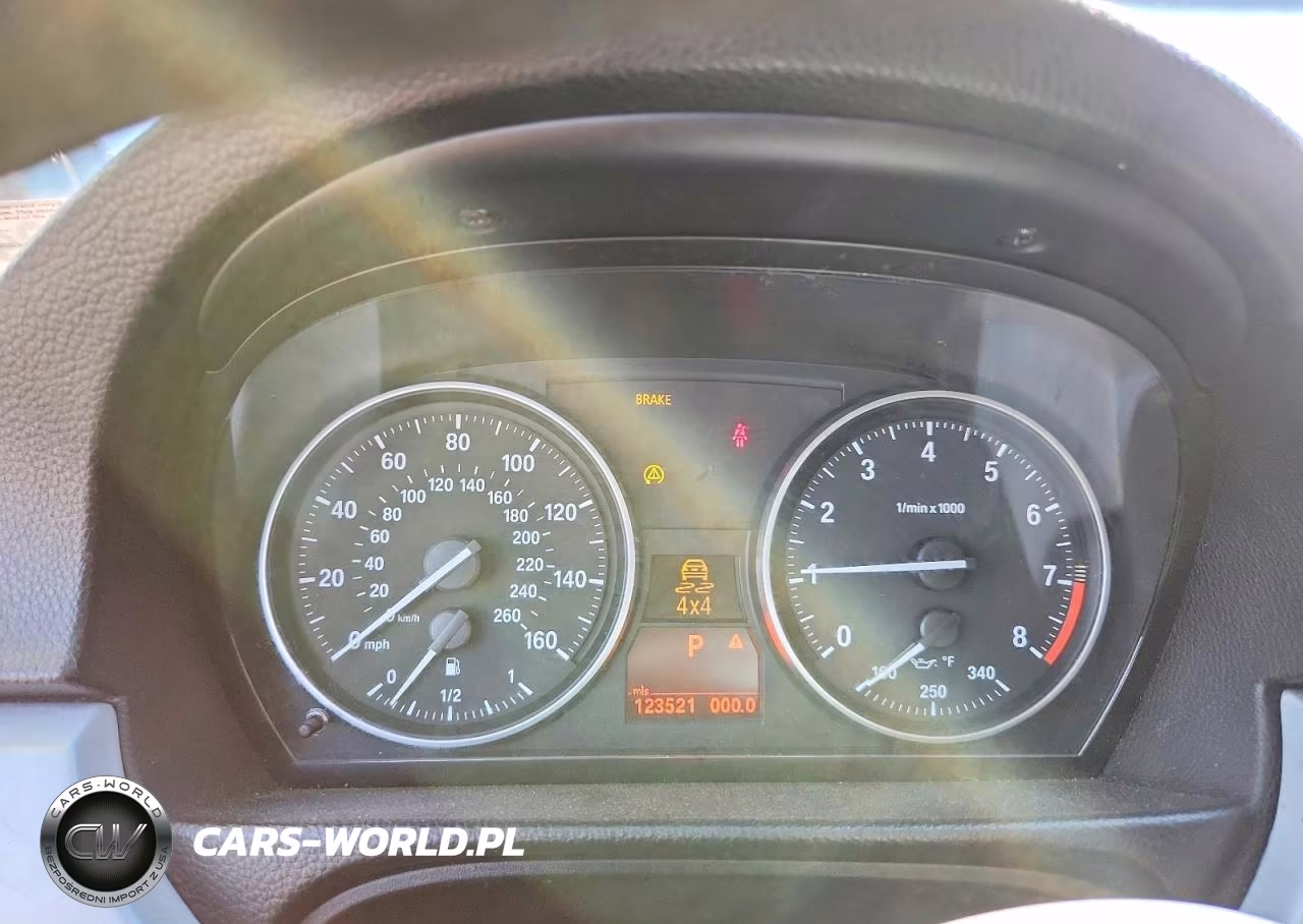 2010 BMW 335 Xi VIN:WBAWC7C50AE271109 - 9