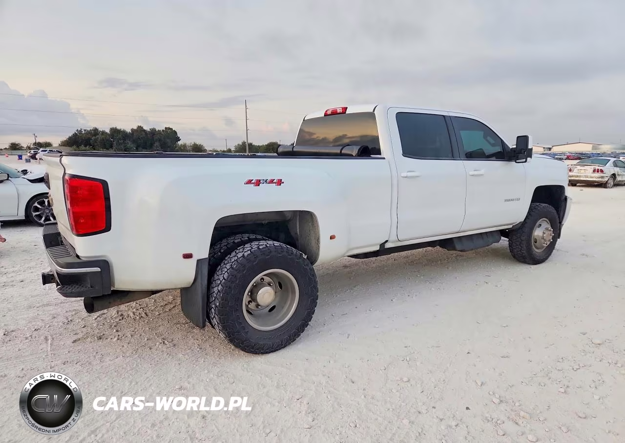 2019 Chevrolet Silverado K3500 VIN:1GC4KVCY0KF272767 - 3