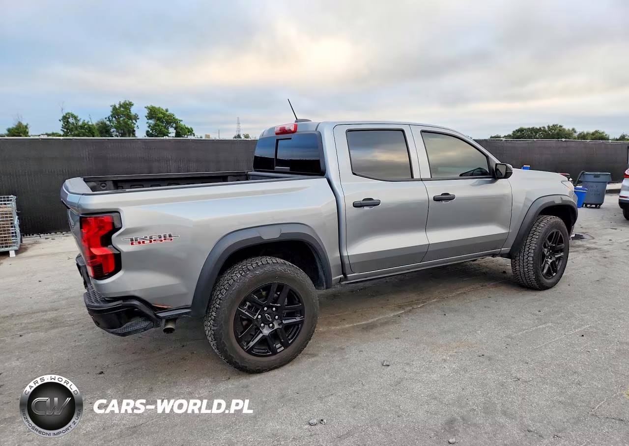 2025 Chevrolet Colorado Trail Boss VIN:1GCPTEEKXS1173275 - 3