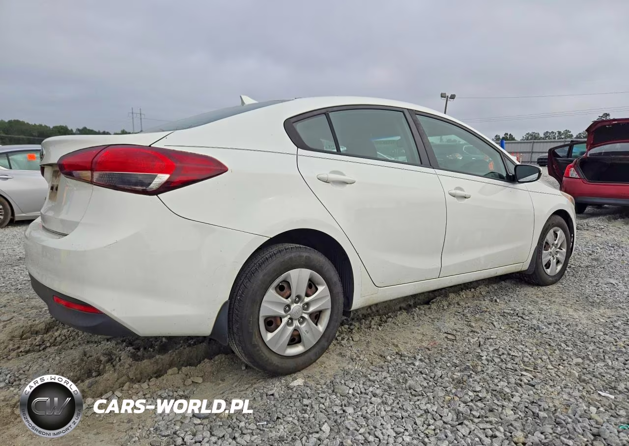 2018 Kia Forte VIN:3KPFK4A72JE205562 - 3