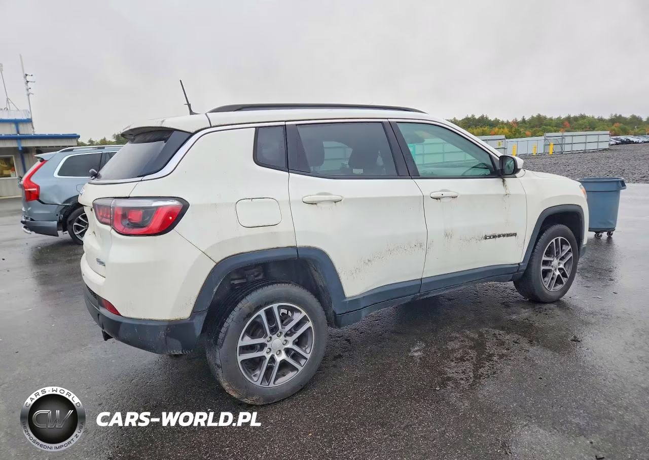 2018 Jeep Compass Latitude VIN:3C4NJDBB6JT255748 - 3