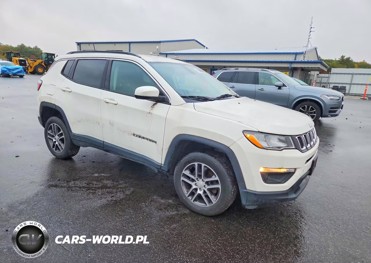2018 Jeep Compass Latitude VIN:3C4NJDBB6JT255748 - 4