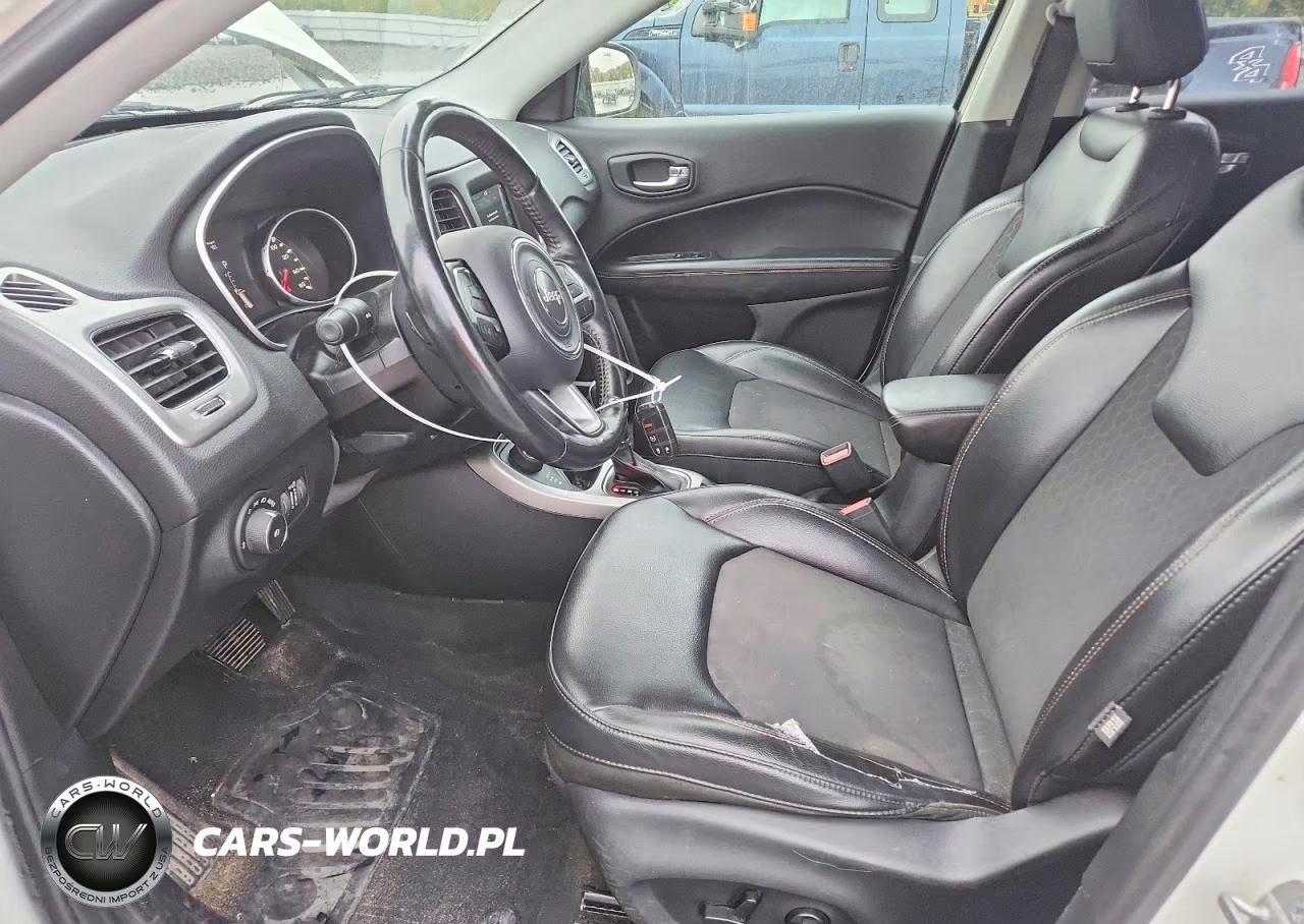 2018 Jeep Compass Latitude VIN:3C4NJDBB6JT255748 - 7