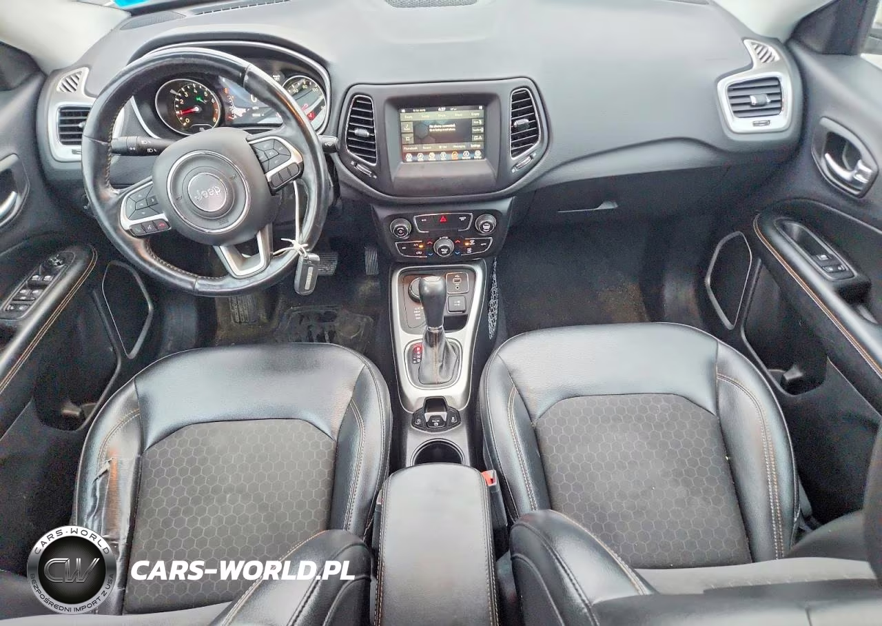2018 Jeep Compass Latitude VIN:3C4NJDBB6JT255748 - 8
