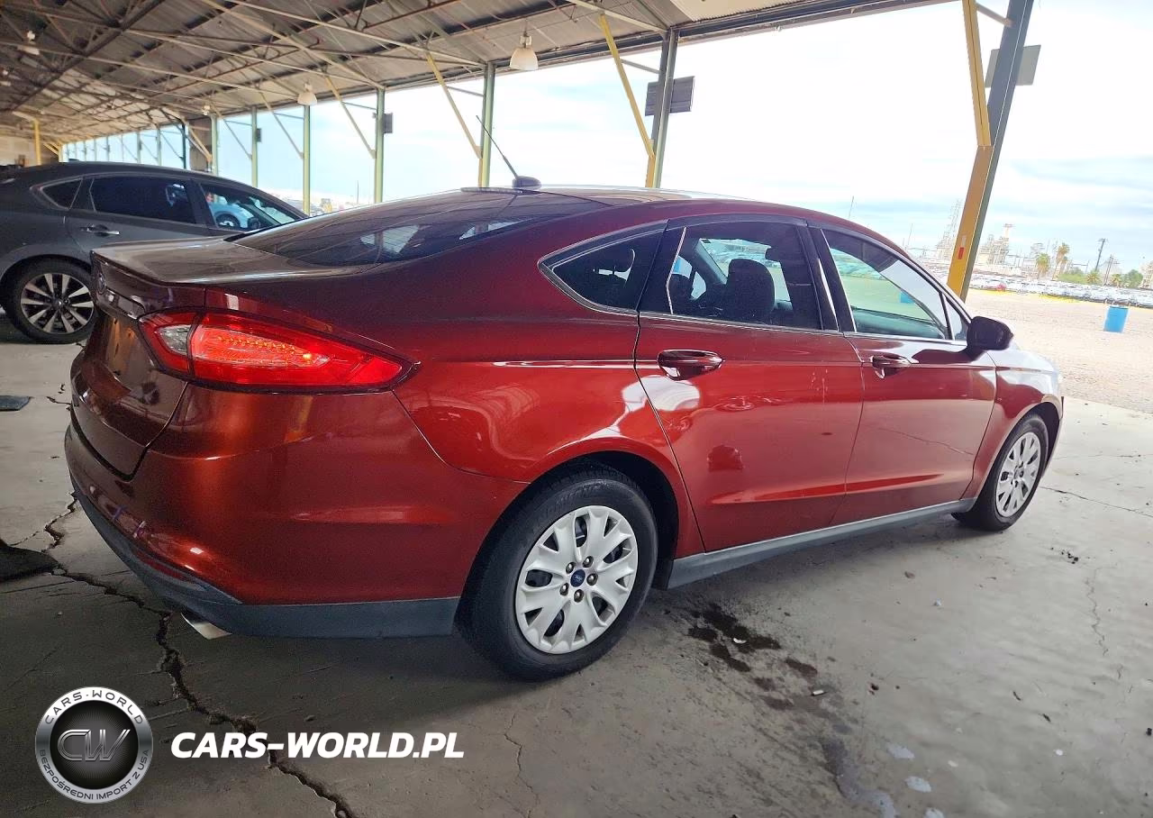 2014 Ford Fusion S VIN:3FA6P0G75ER337656 - 3