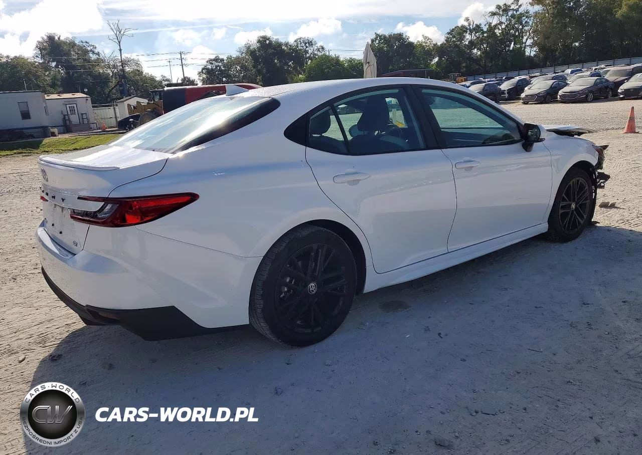 2026 Toyota Camry Se VIN:4T1DAACKXTU673582 - 3