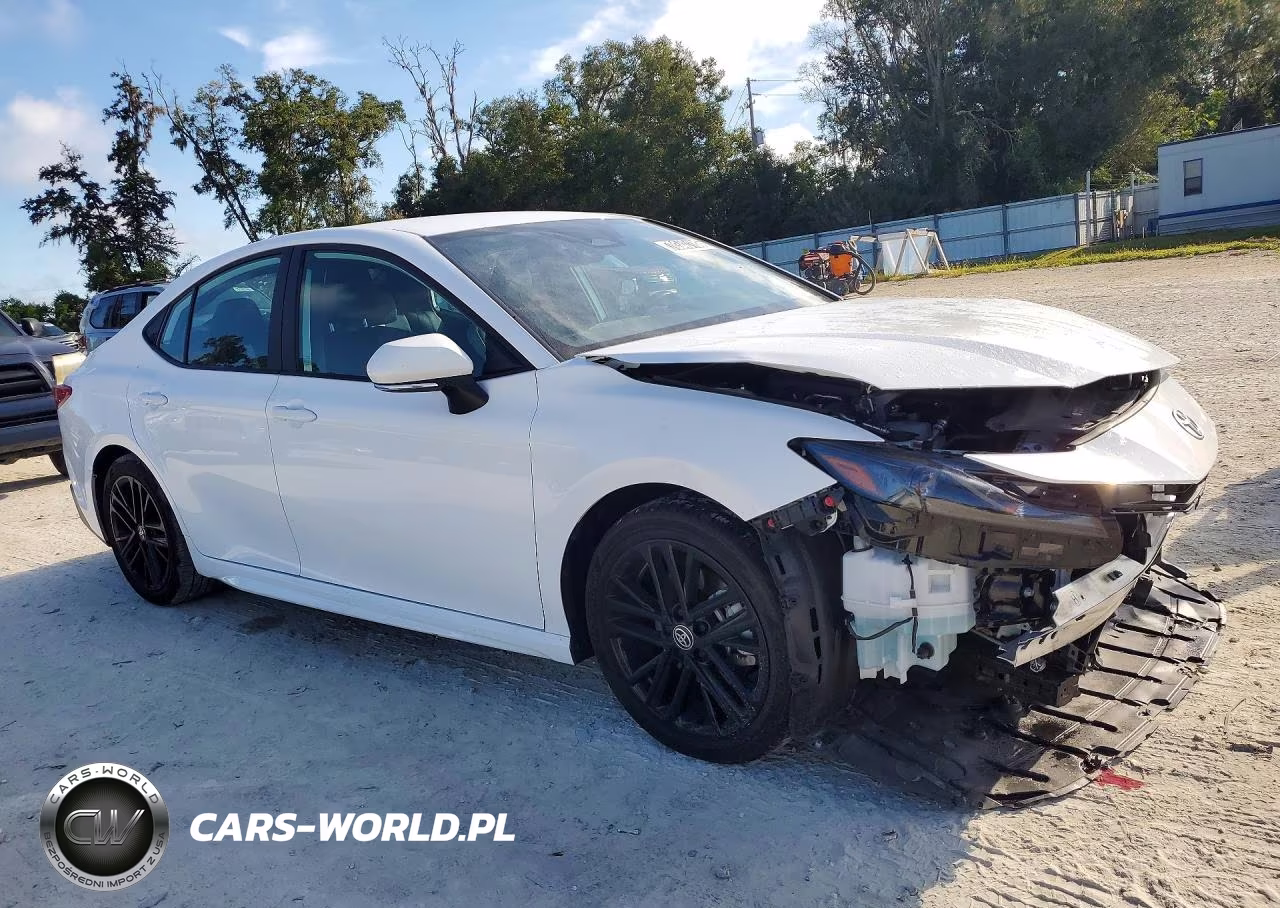 2026 Toyota Camry Se VIN:4T1DAACKXTU673582 - 4