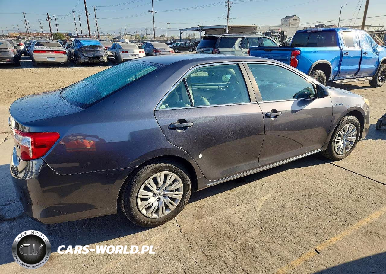 2013 Toyota Camry Hybrid Le VIN:4T1BD1FK5DU081289 - 3