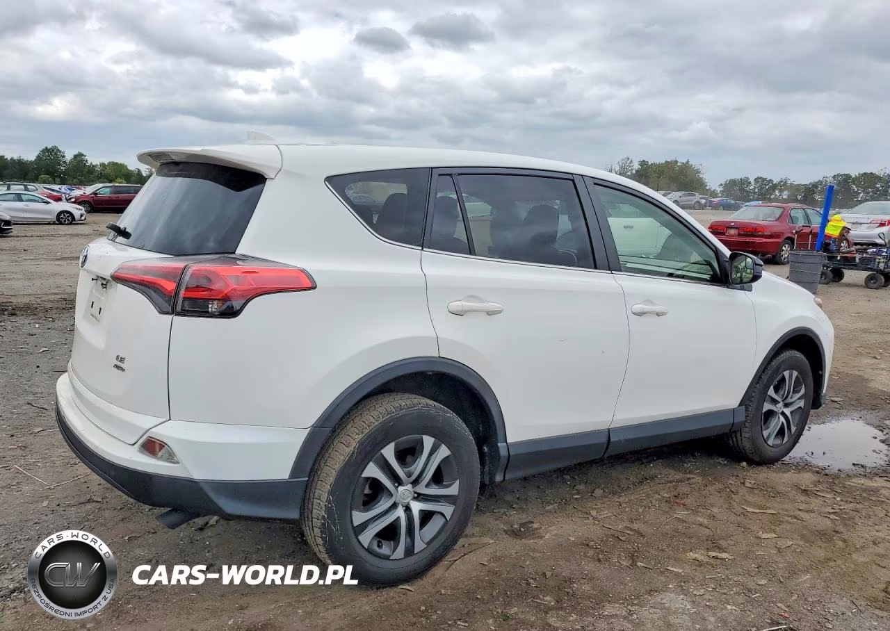 2018 Toyota Rav4 Le VIN:JTMBFREV1JD252396 - 3
