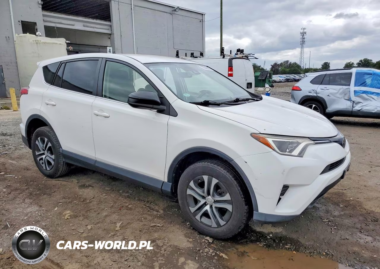 2018 Toyota Rav4 Le VIN:JTMBFREV1JD252396 - 4