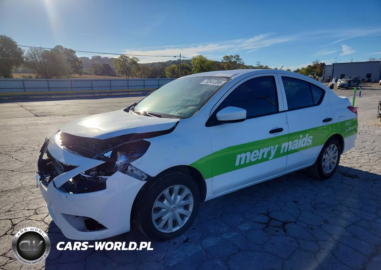 2019 Nissan Versa S Plus