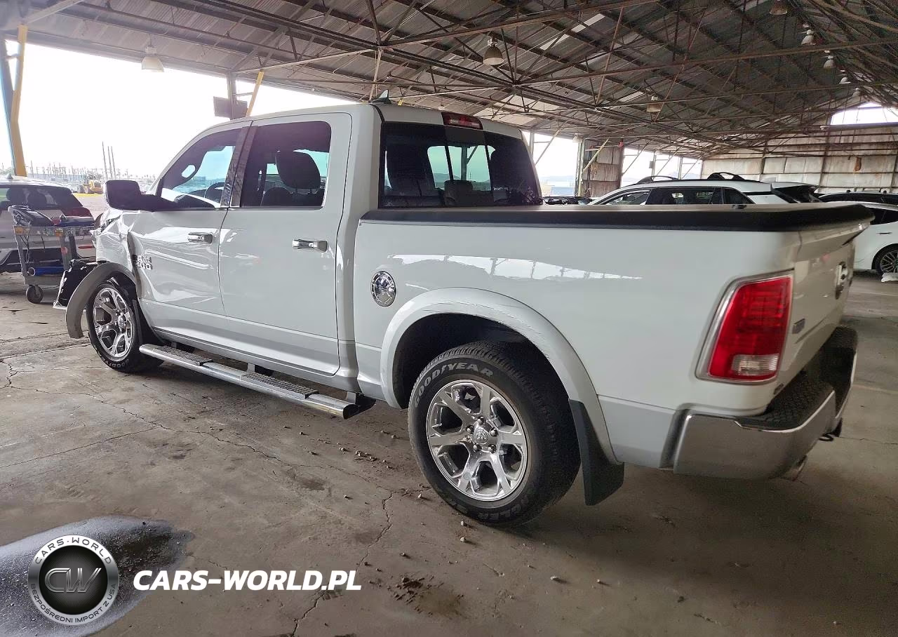 2015 Ram 1500 Laramie VIN:1C6RR7NT0FS557813 - 2