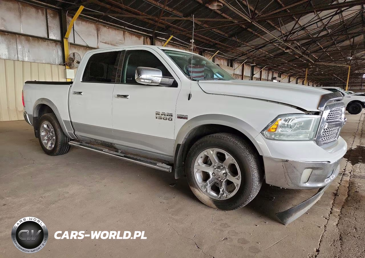 2015 Ram 1500 Laramie VIN:1C6RR7NT0FS557813 - 4