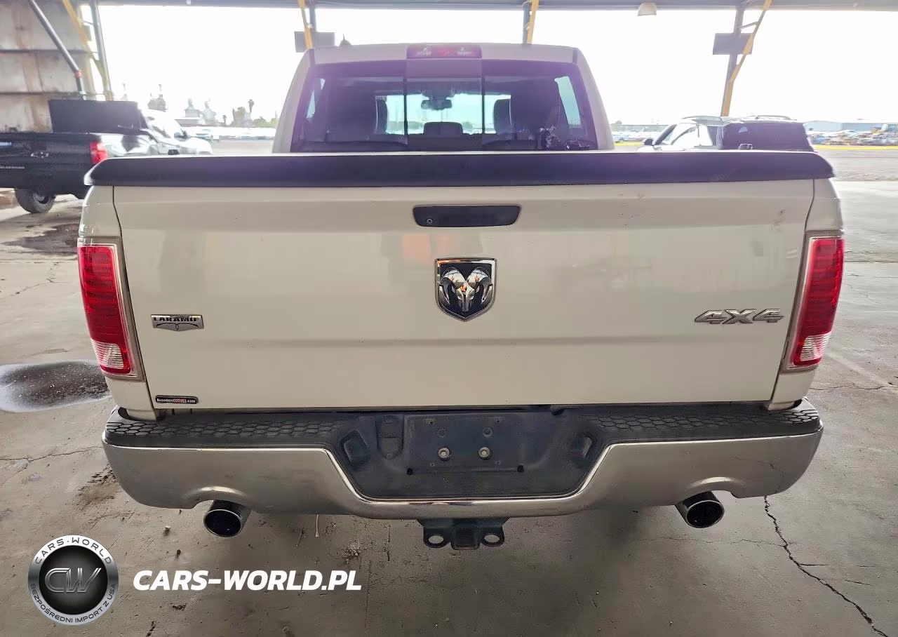 2015 Ram 1500 Laramie VIN:1C6RR7NT0FS557813 - 6