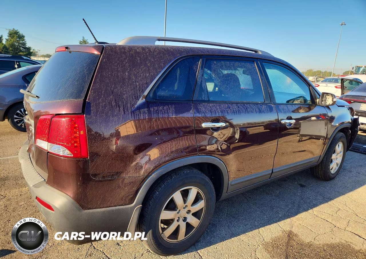 2013 Kia Sorento Lx VIN:5XYKT3A68DG390463 - 3
