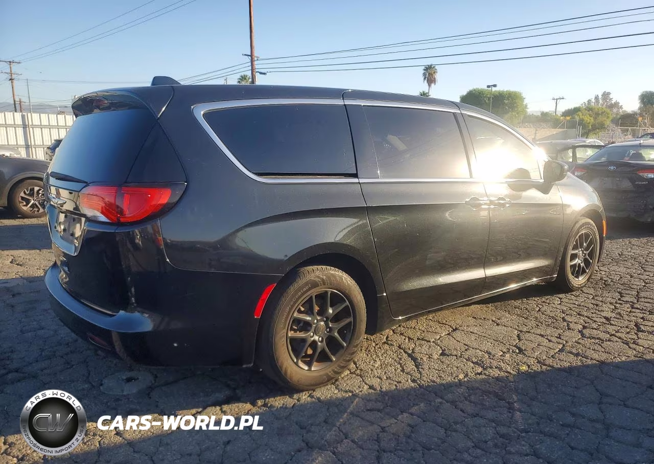 2017 Chrysler Pacifica Lx VIN:2C4RC1CG1HR505687 - 3