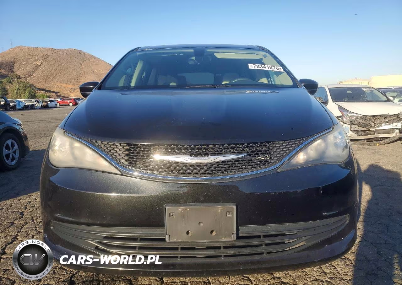 2017 Chrysler Pacifica Lx VIN:2C4RC1CG1HR505687 - 5