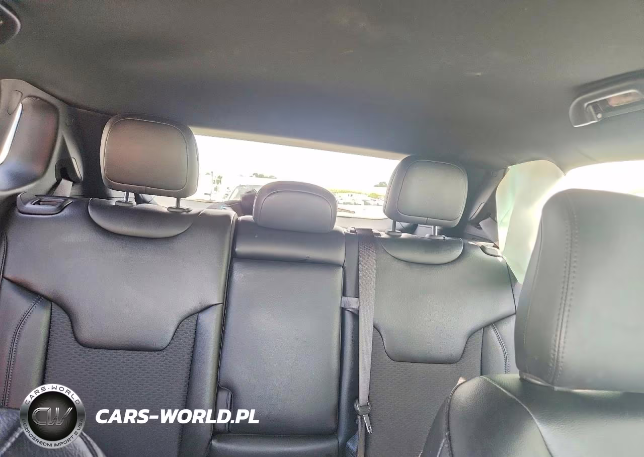 2023 Jeep Compass Latitude VIN:3C4NJDBN7PT553907 - 10