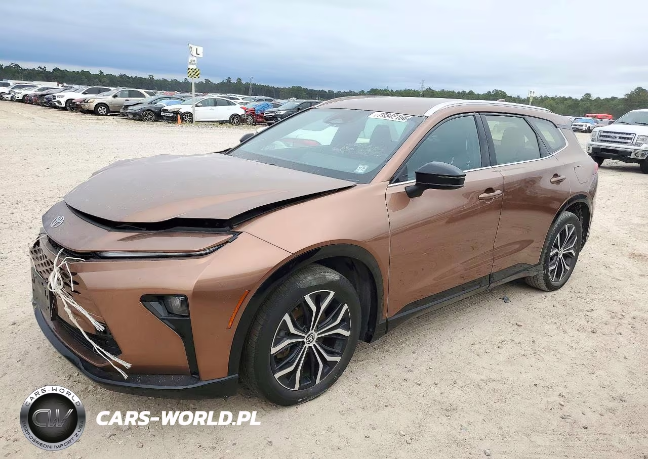 2025 Toyota Crown Signia Xle VIN:JTDACAAJ4S3000173 - 1