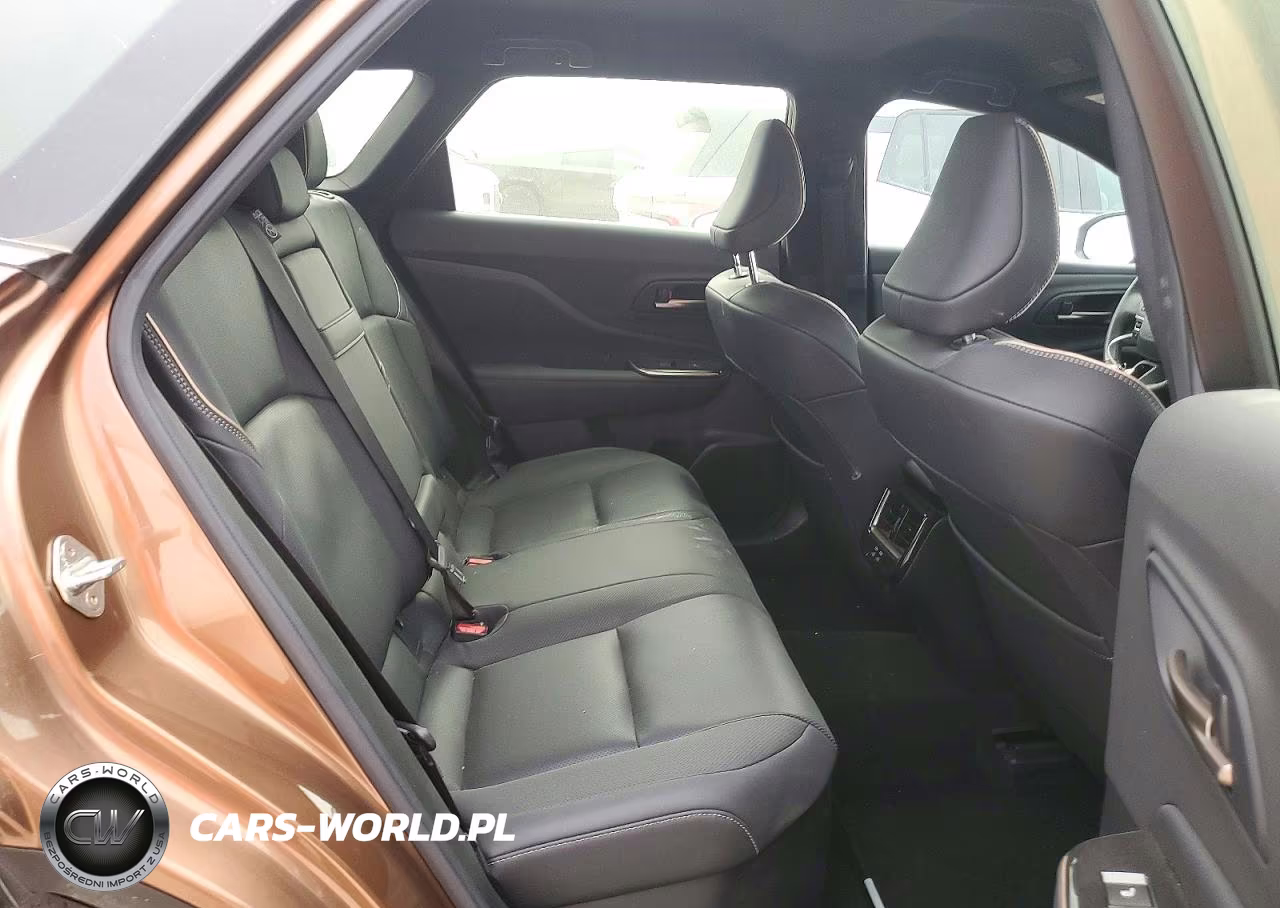 2025 Toyota Crown Signia Xle VIN:JTDACAAJ4S3000173 - 11