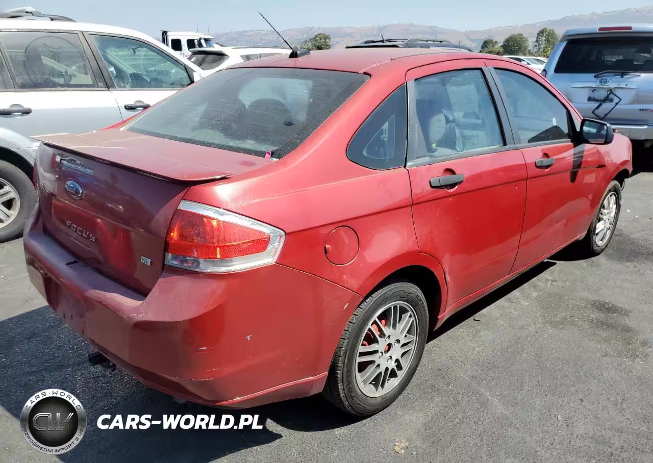 2010 Ford Focus Se VIN:1FAHP3FNXAW260879 - 3